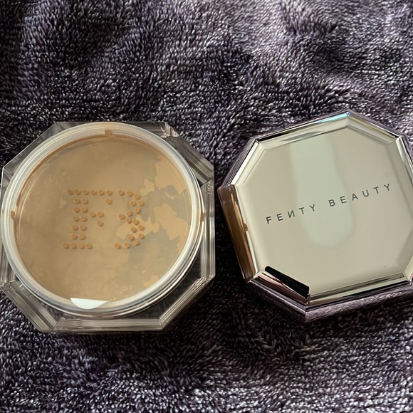 Fenty Hazelnut Pro Filt’r Instant Retouch Setting Powder - Picture 7 of 7